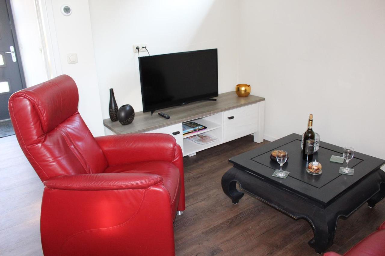 Logement De Garage Sneek Exterior foto